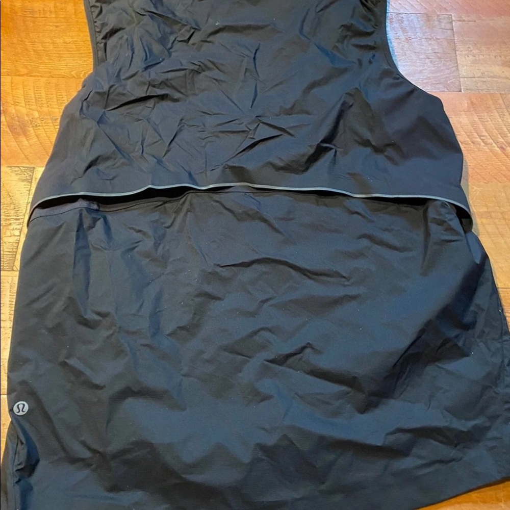 Man lululemon vest like new